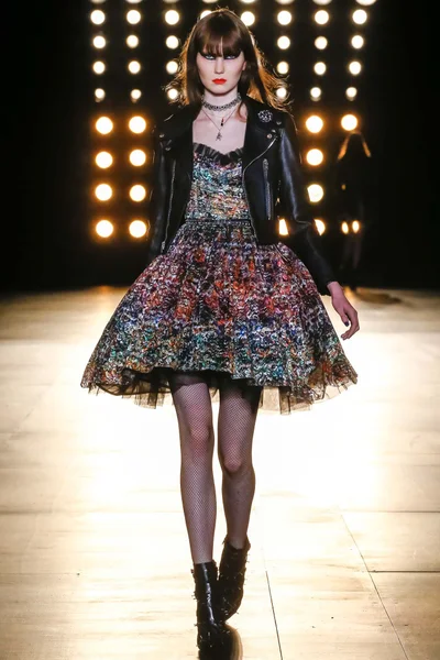 Look 14